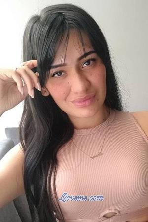 205094 - Laura Age: 24 - Colombia