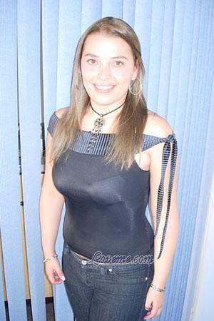 82350 - Paola Martina Age: 32 - Colombia