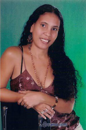 98405 - Sandra Age: 49 - Colombia